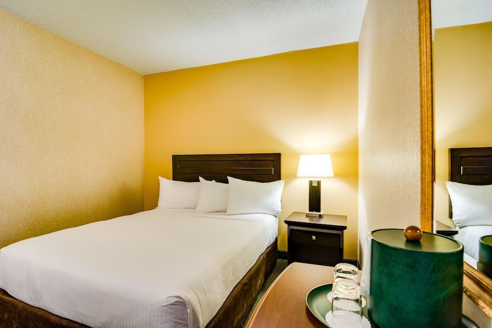 Sawridge Inn And Conference Centre Edmonton South Экстерьер фото