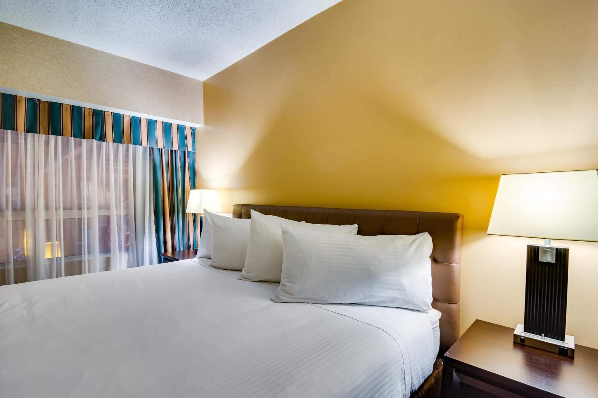 Sawridge Inn And Conference Centre Edmonton South Номер фото