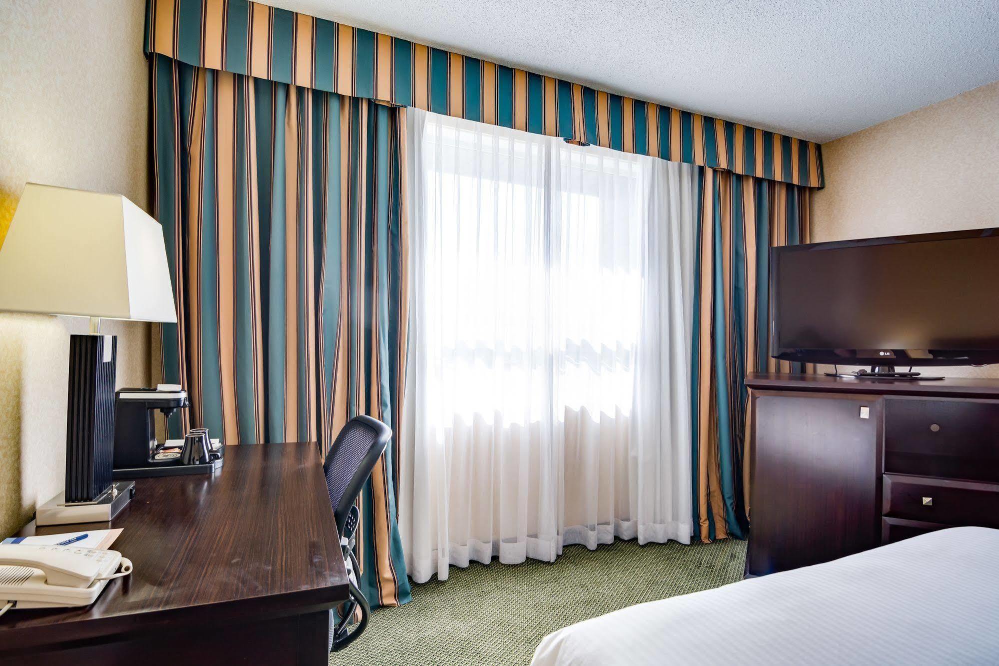 Sawridge Inn And Conference Centre Edmonton South Экстерьер фото
